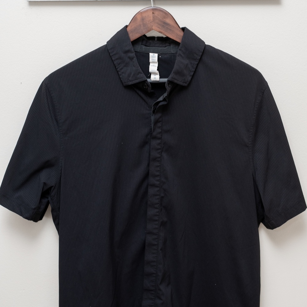 Lululemon Men's Black Button Front Shirt L
